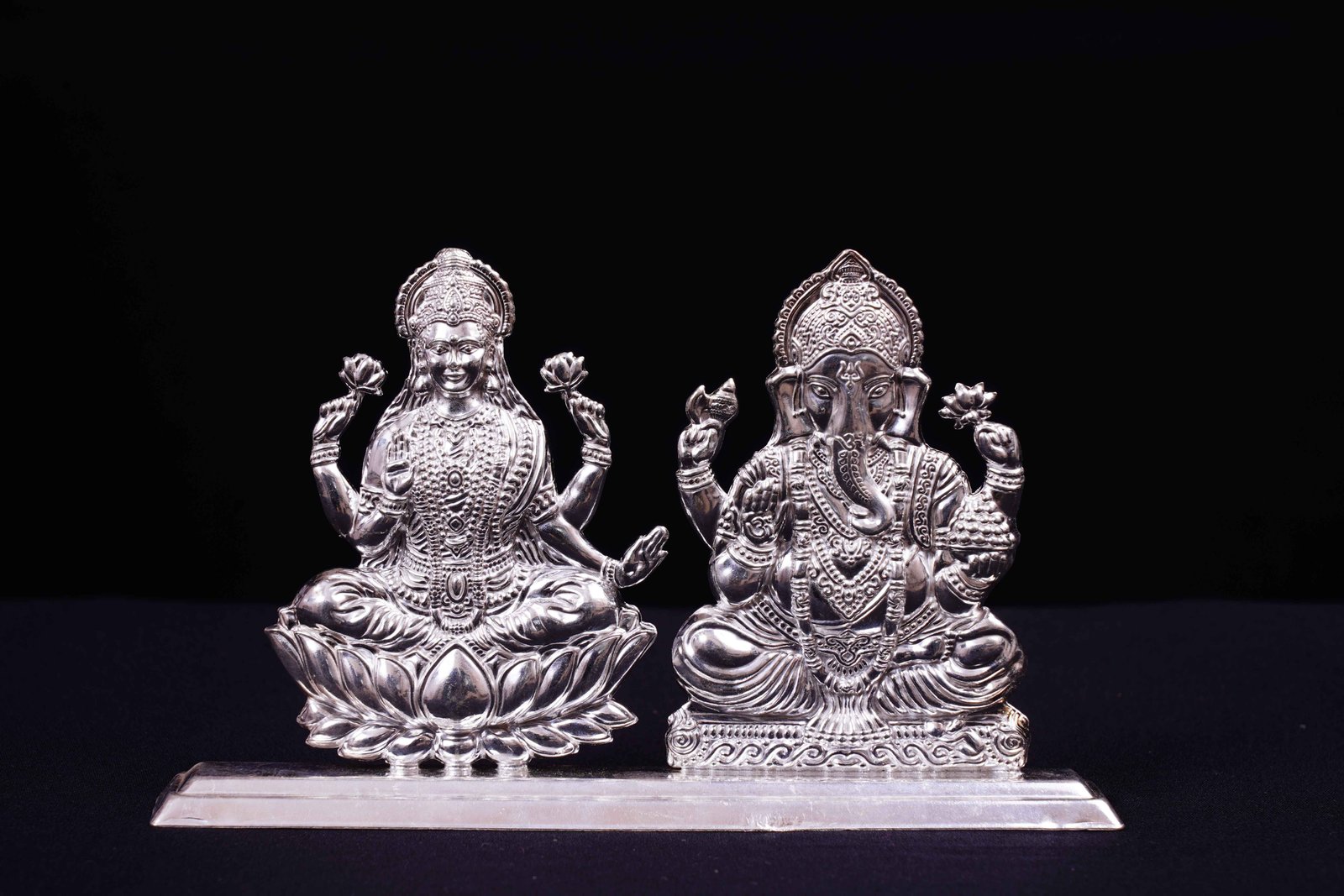 Silver Vikaragam - 24.5 Gm